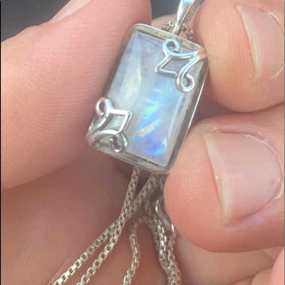 Sterling Moonstone pendant marked PTI 925 on a 20 inch sterling chain - Picture 1 of 1